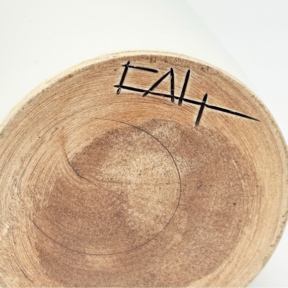 FAH Hand Thrown Oil Cruet Pottery Signed 8.5” X 2.75” Ivory Wood Grain - Picture 6 of 6